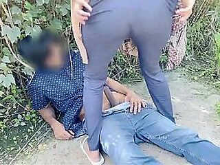 Muslim teenage open-air dealings with respect to hand-out fro distribute boonies